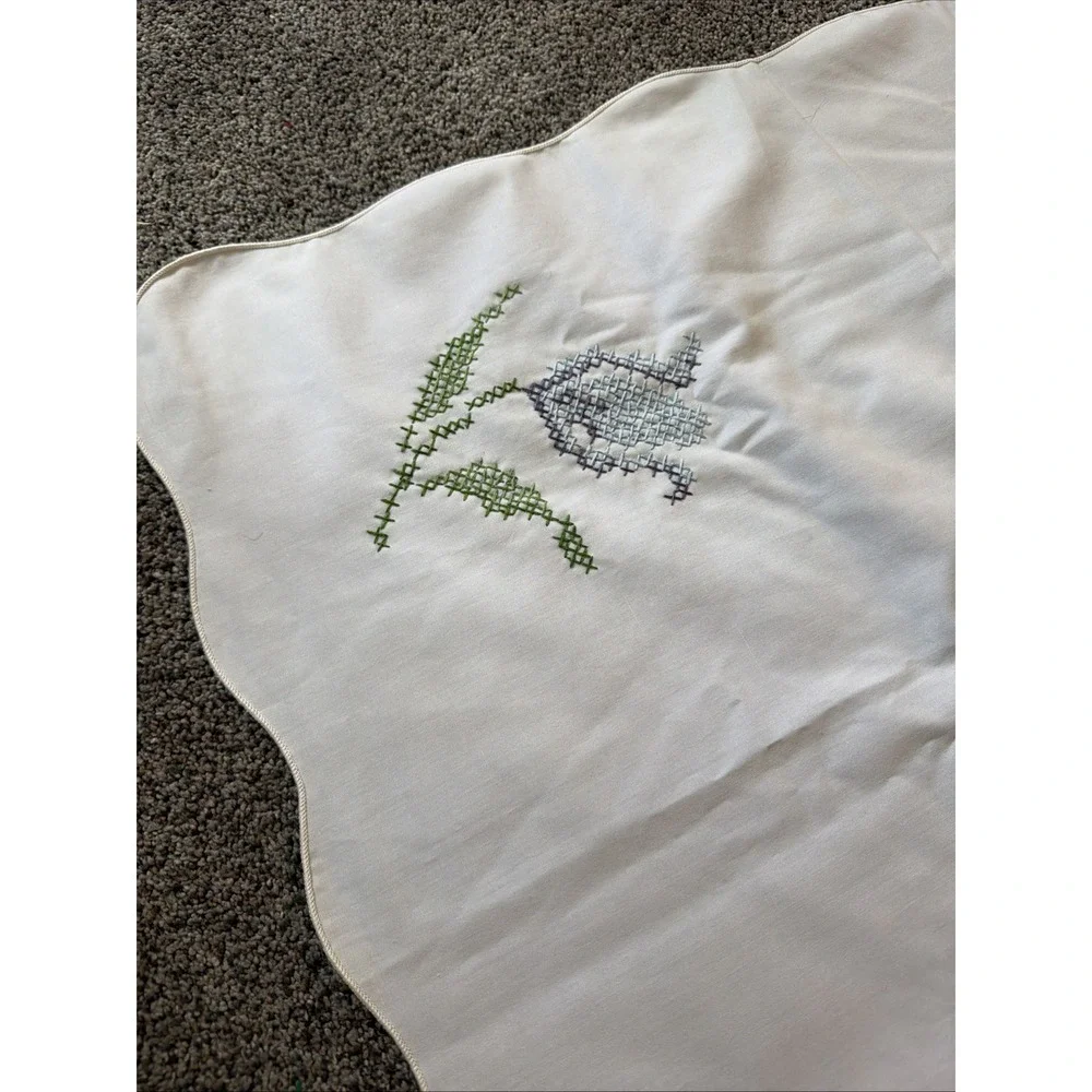 Vintage Tablecloth Hand-Embroidery Floral 50